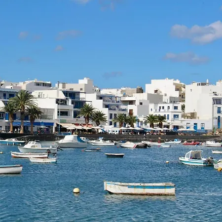 Charco San Gines 公寓 *